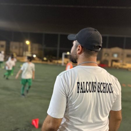 مدرسة فالكونس لكرة القدم